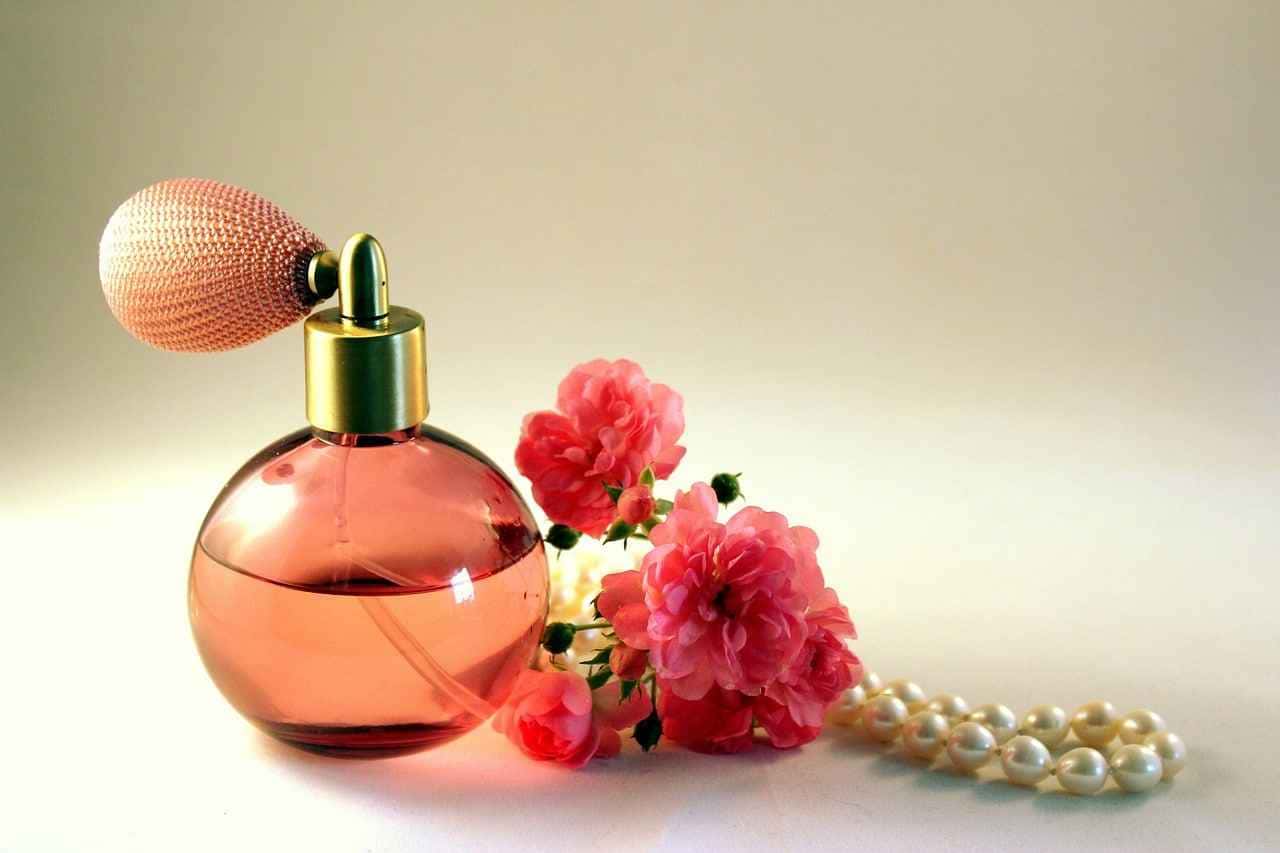 Veja estas dicas de como vender perfume importado.