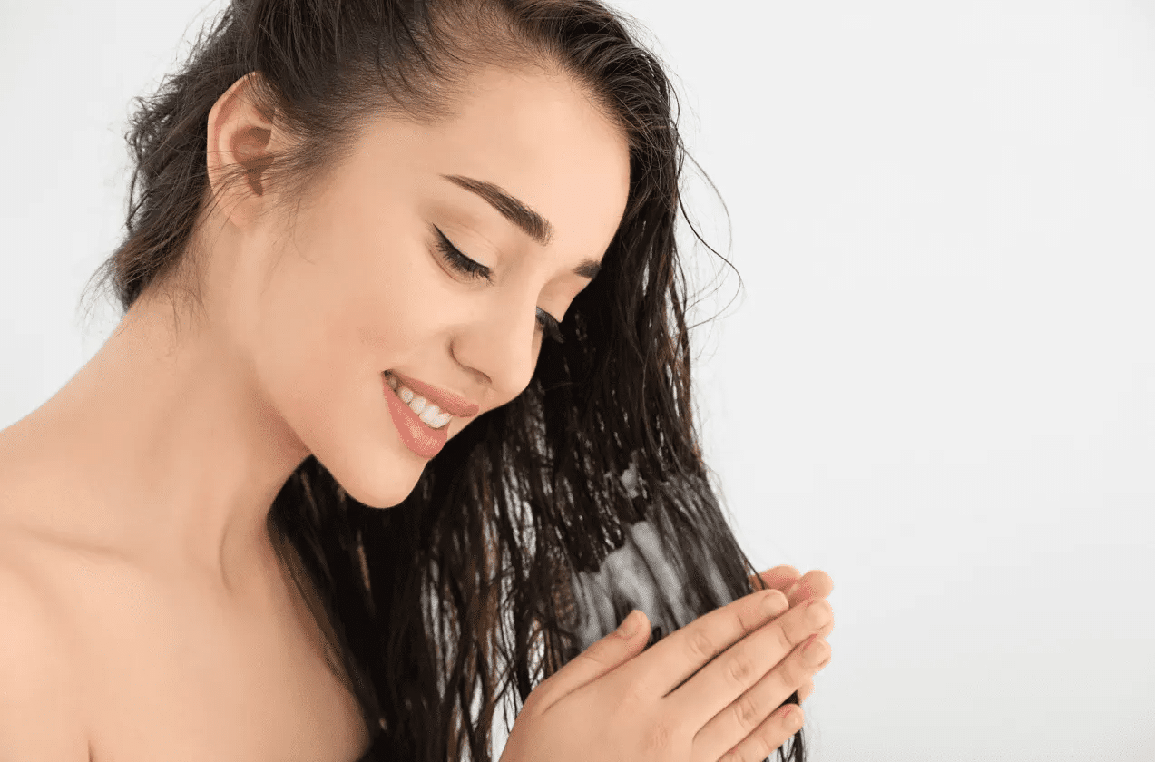 Descubra 6 passos de um cabelo deslumbrante: Hidrate-os em casa e brilhe sempre com as dicas que preparamos pra você!