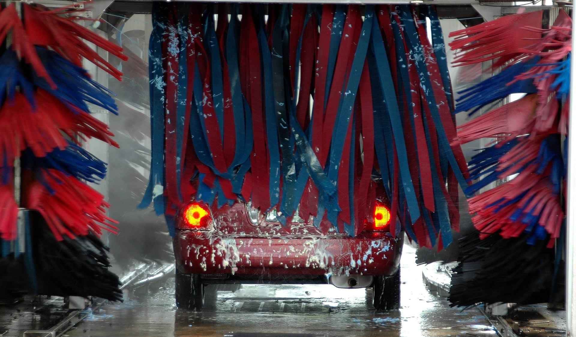 Veja o benefício de usar prendedor de roupa no carro.