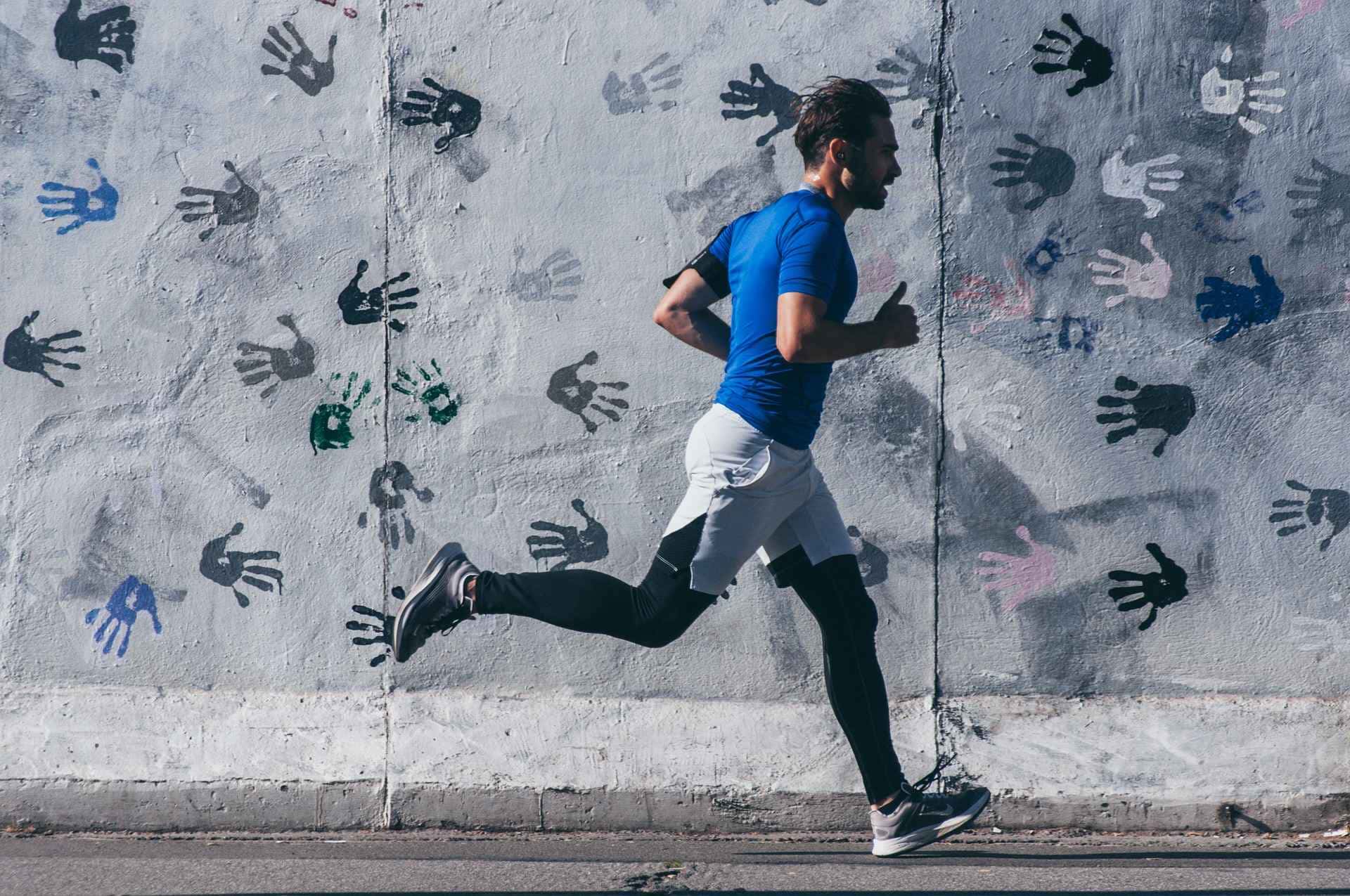 Veja como fazer exercício no calor mantendo a sua saúde em dia.
