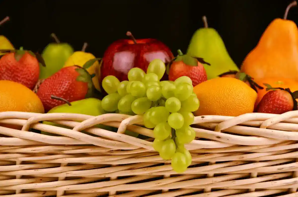 Confira sinais que indicam que você deve comer frutas.