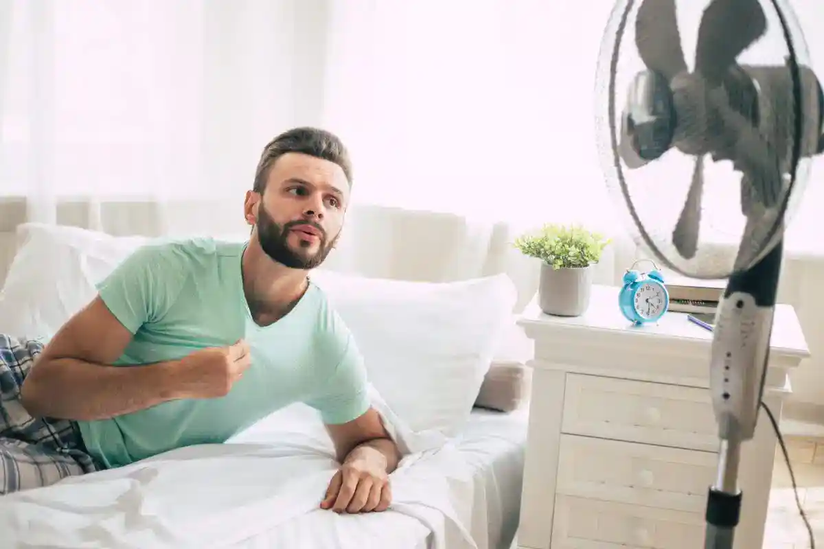 Confira o que ocorre se dormir com ventilador ligado.
