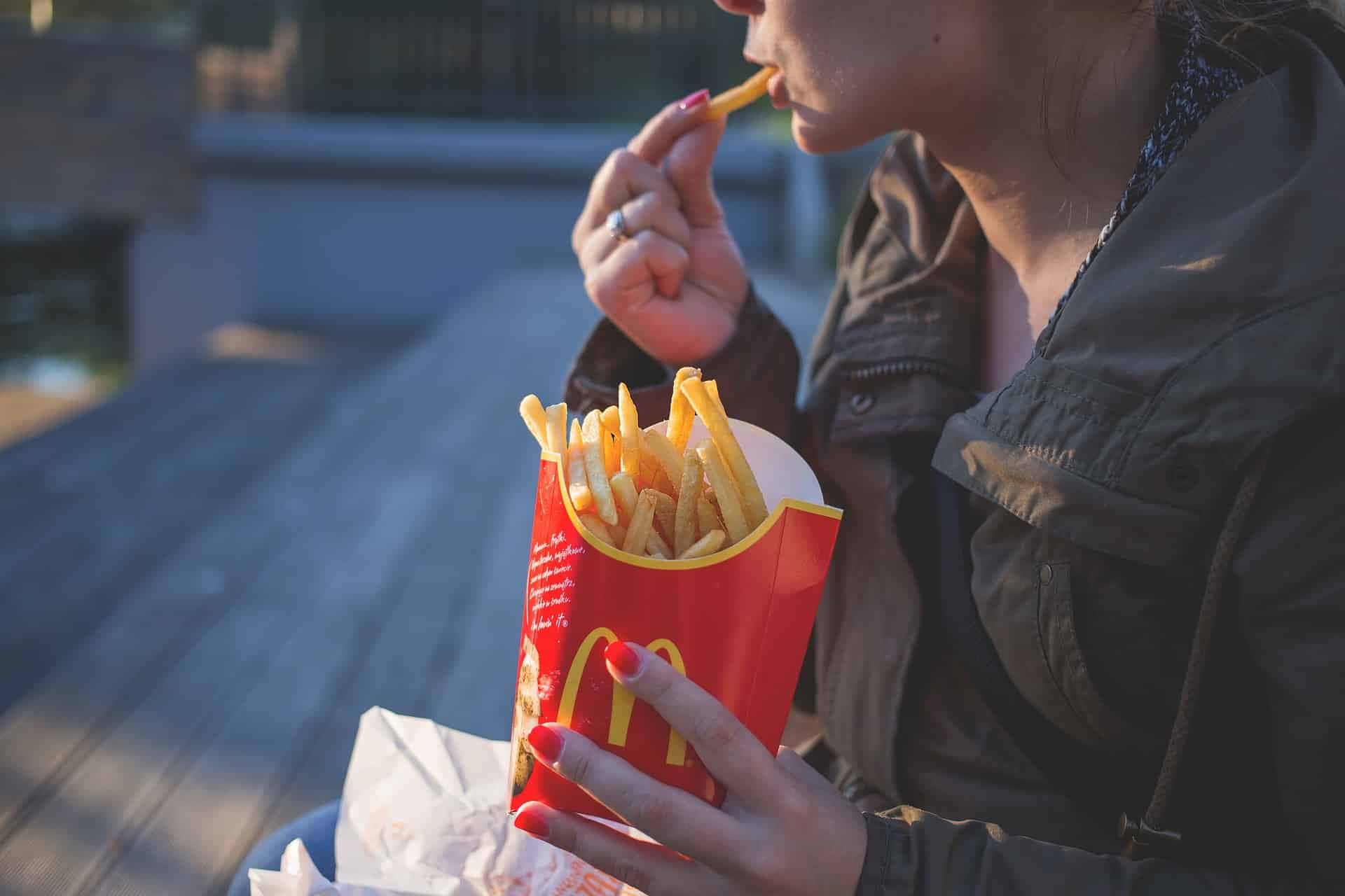 Veja detalhes sobre vício em comida.