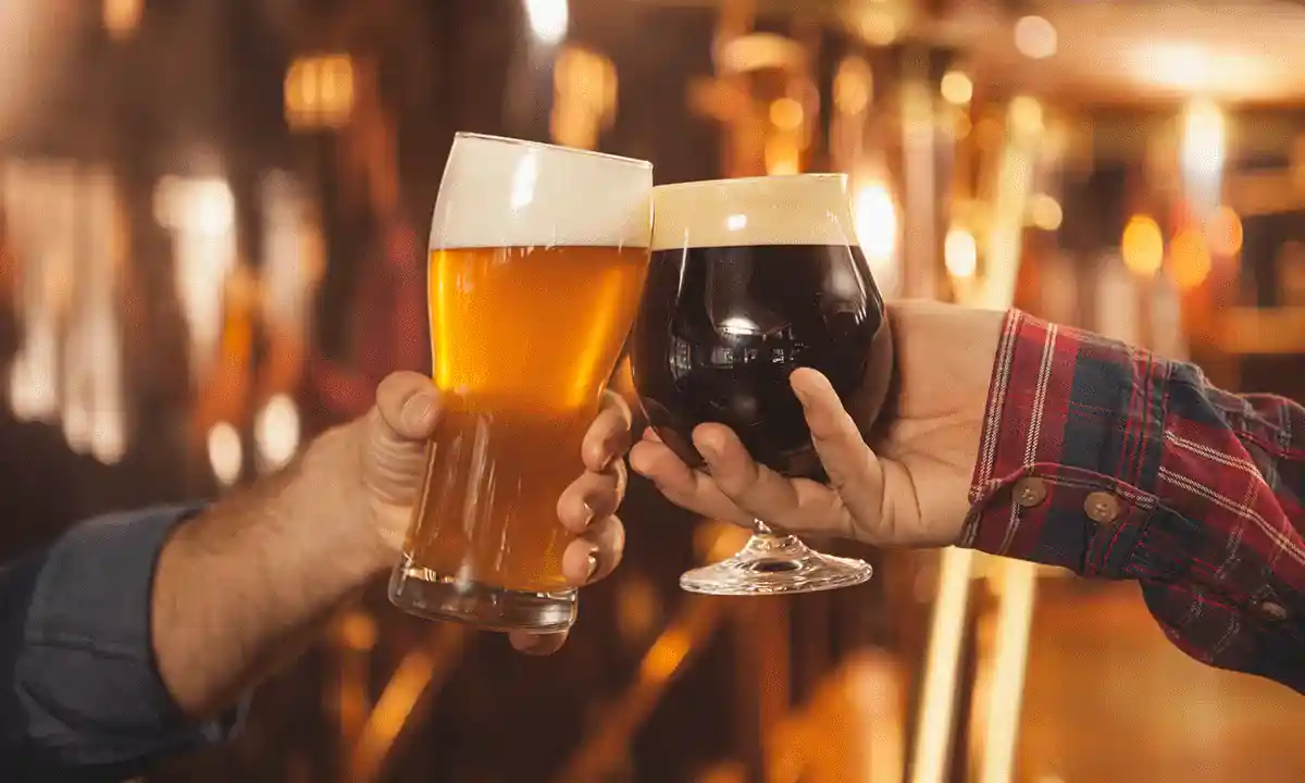 Confira se cervejas low carb auxiliam na dieta.
