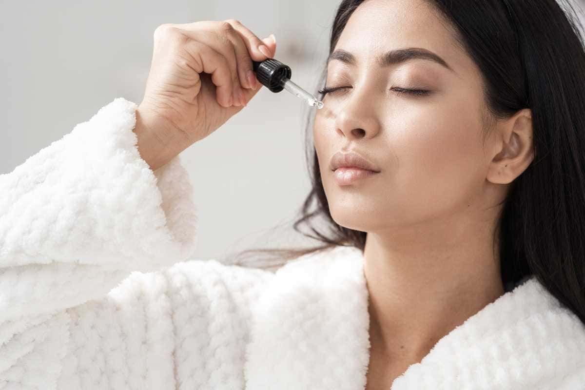 5 benefícios do sérum facial que vão mudar sua pele para sempre