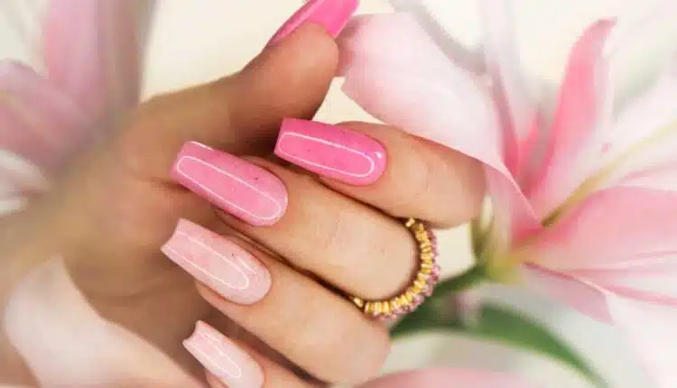 Alongamento de unhas enfraquece as naturais? Veja a resposta dos especialistas