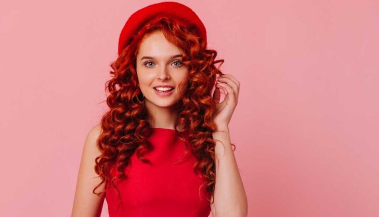 Cherry cola hair: o tom avermelhado que está conquistando celebridades - Transformação em Tendência