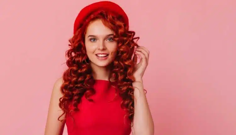 Cherry cola hair: o tom avermelhado que está conquistando celebridades - Transformação em Tendência
