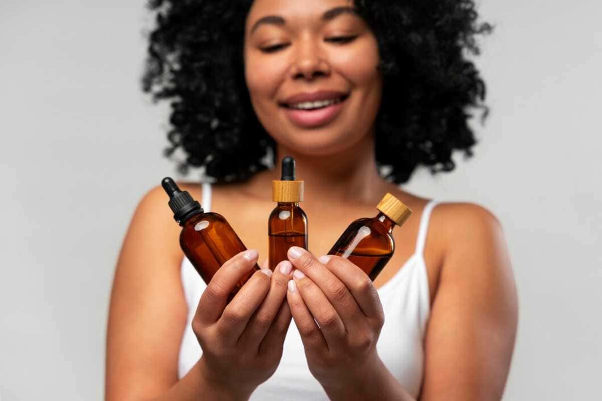 Como escolher o melhor sérum facial para sua pele (segundo especialistas)