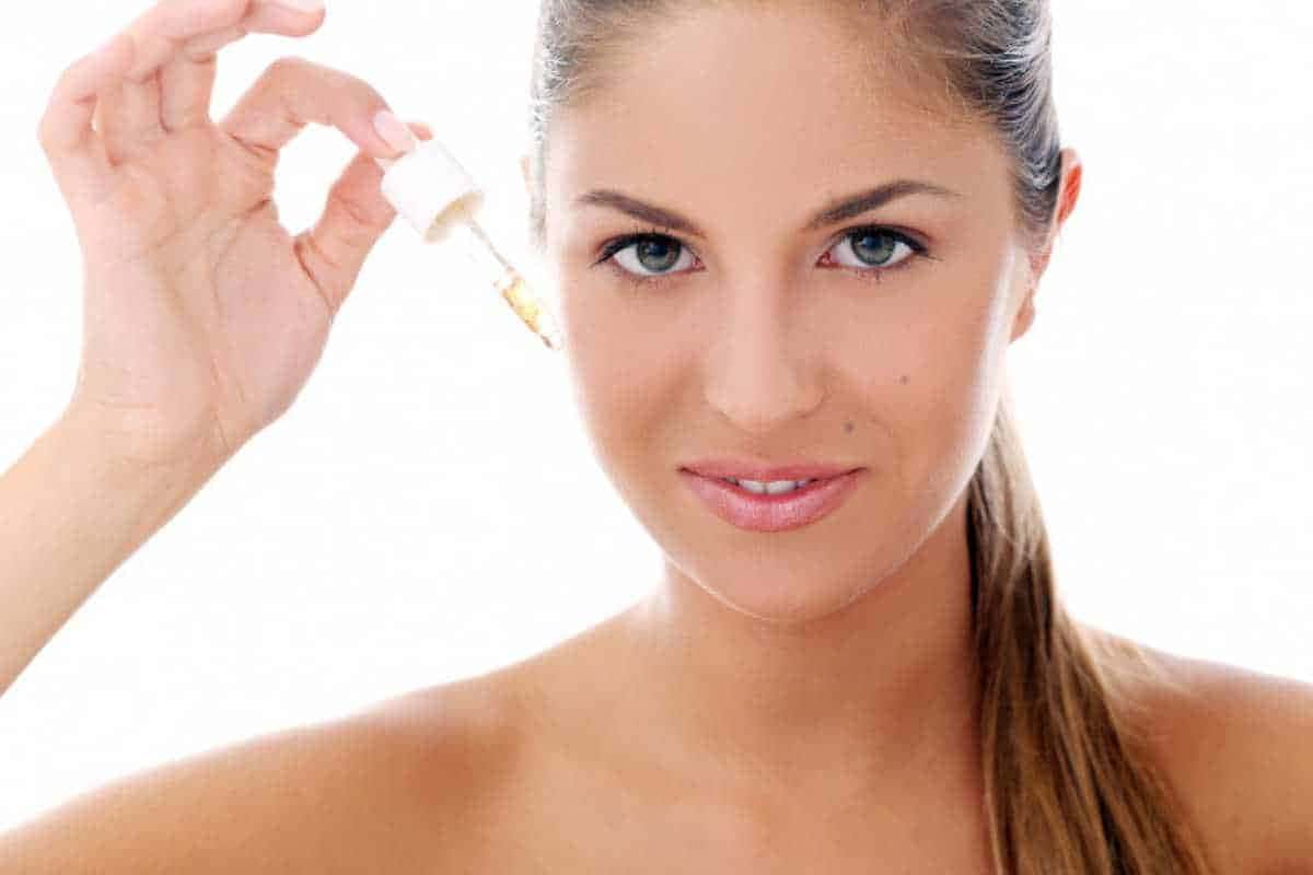 Este ingrediente no seu sérum facial pode estar prejudicando sua pele