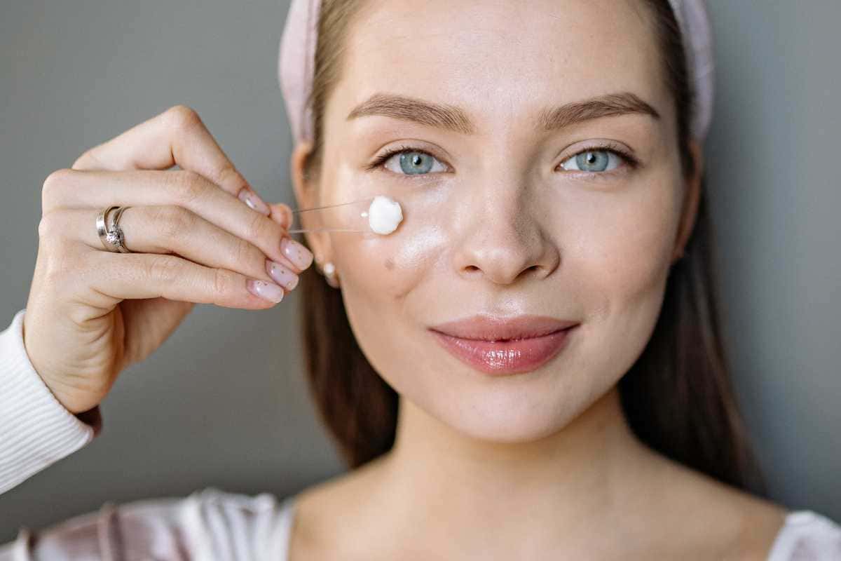 Glass skin: como conquistar a pele perfeita das coreanas - Guia Completo e Simples