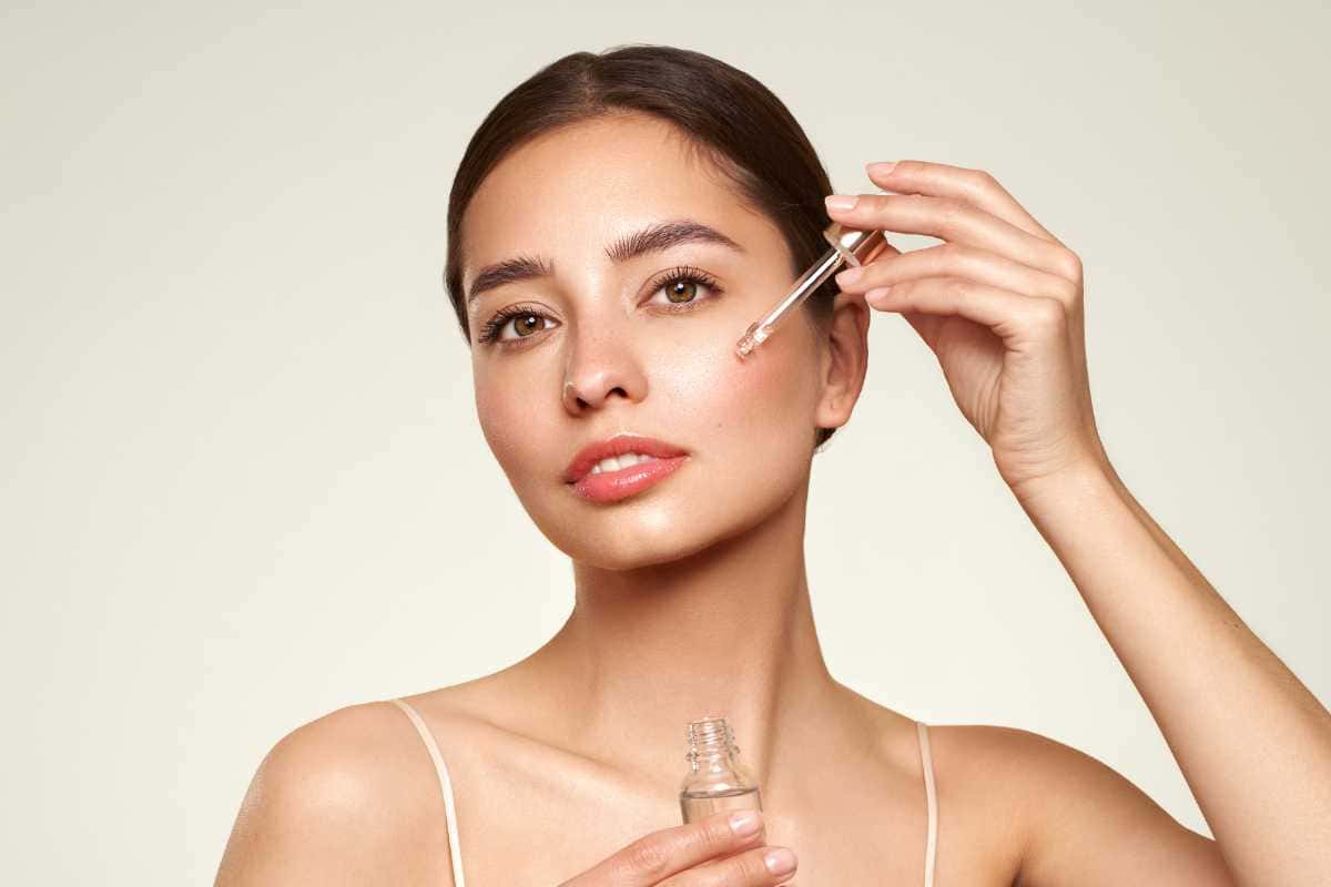 O sérum facial que virou tendência entre celebridades: Descubra os segredos por trás do sucesso
