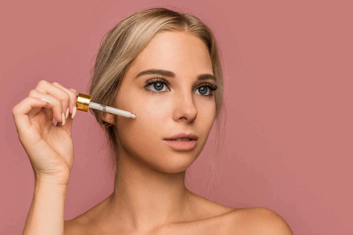 Os 5 melhores séruns faciais para rejuvenescer a pele rapidamente
