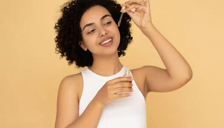 Qual sérum facial usar para cada tipo de pele? Orientação essencial para cuidados da pele