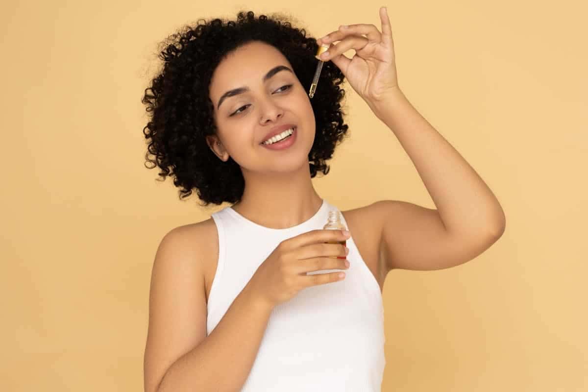 Qual sérum facial usar para cada tipo de pele? Orientação essencial para cuidados da pele