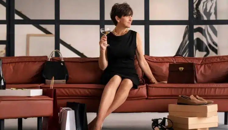 Quiet luxury: o que é e como adotar o estilo das milionárias discretas - Guia Essencial