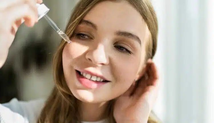 Sérum facial funciona mesmo? Dermatologistas respondem