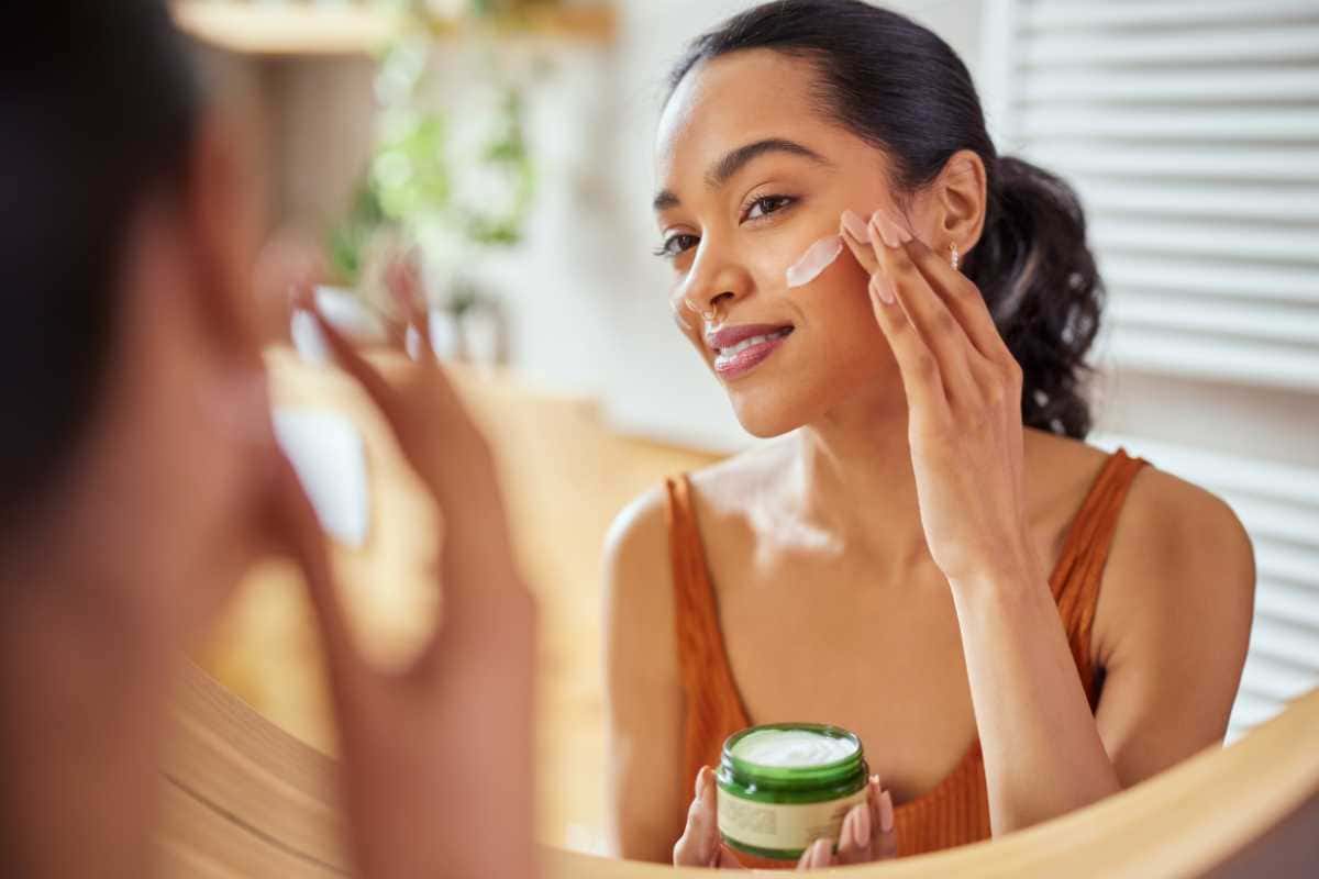 Slugging facial: o truque coreano para uma pele ultra-hidratada e radiante