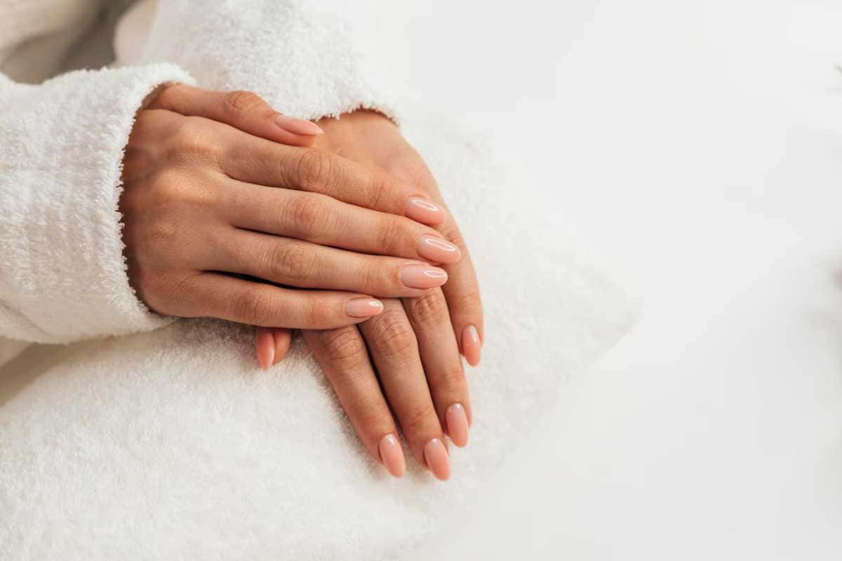 Unhas de fibra são melhores que unhas de gel? Compare as técnicas: Vantagens e Desvantagens