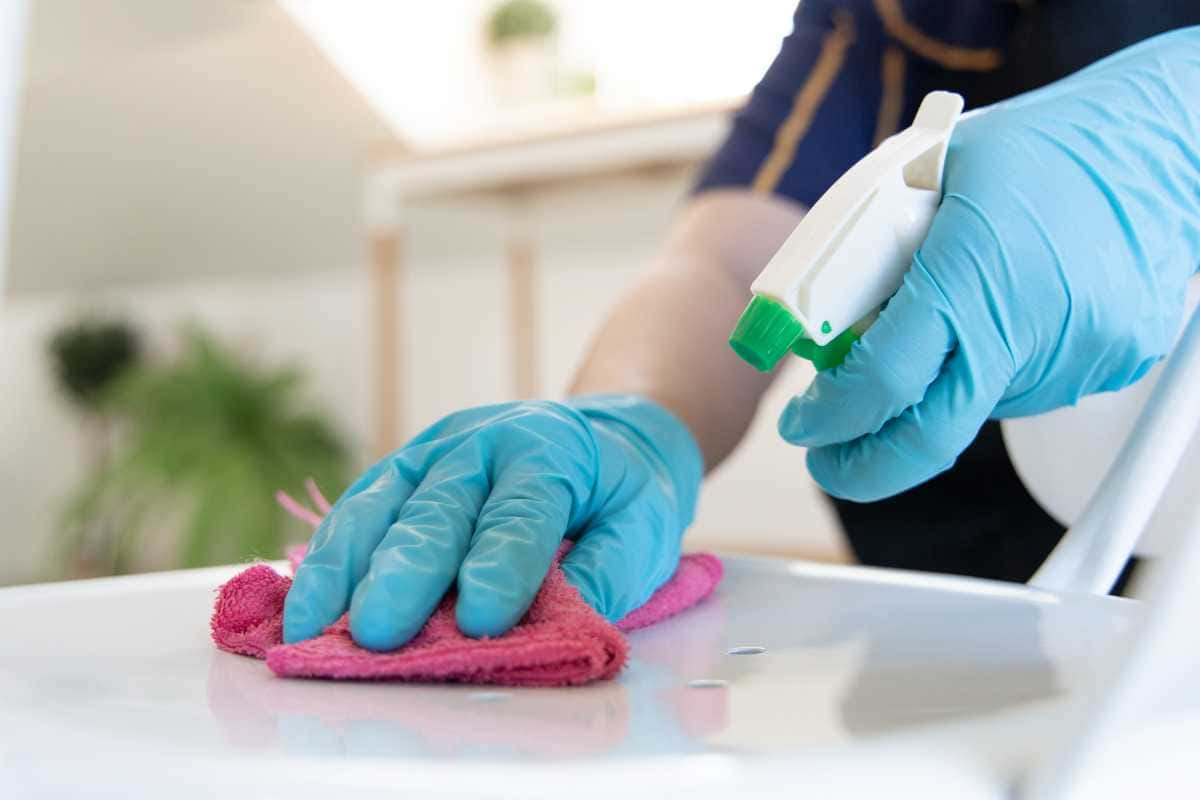 Como deixar superfícies brilhando sem esforço – truque de limpeza rápida que funciona
