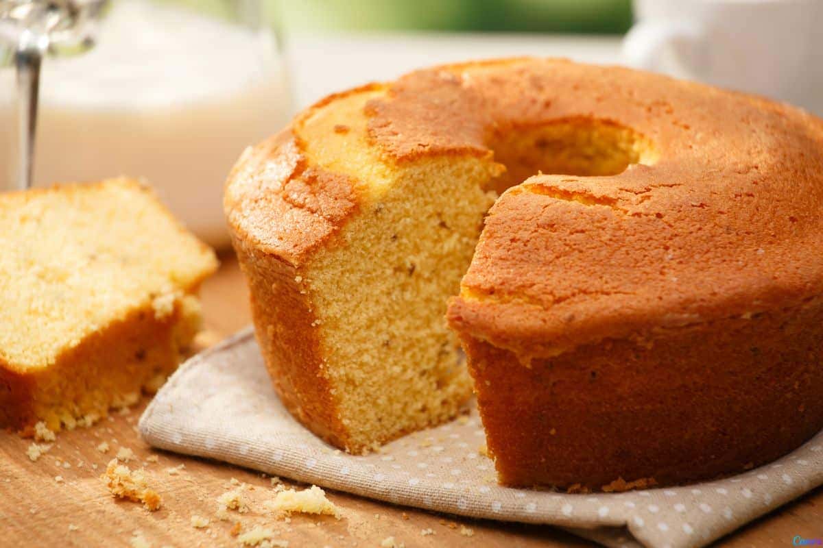 Como fazer um bolo de fubá cremoso que derrete na boca