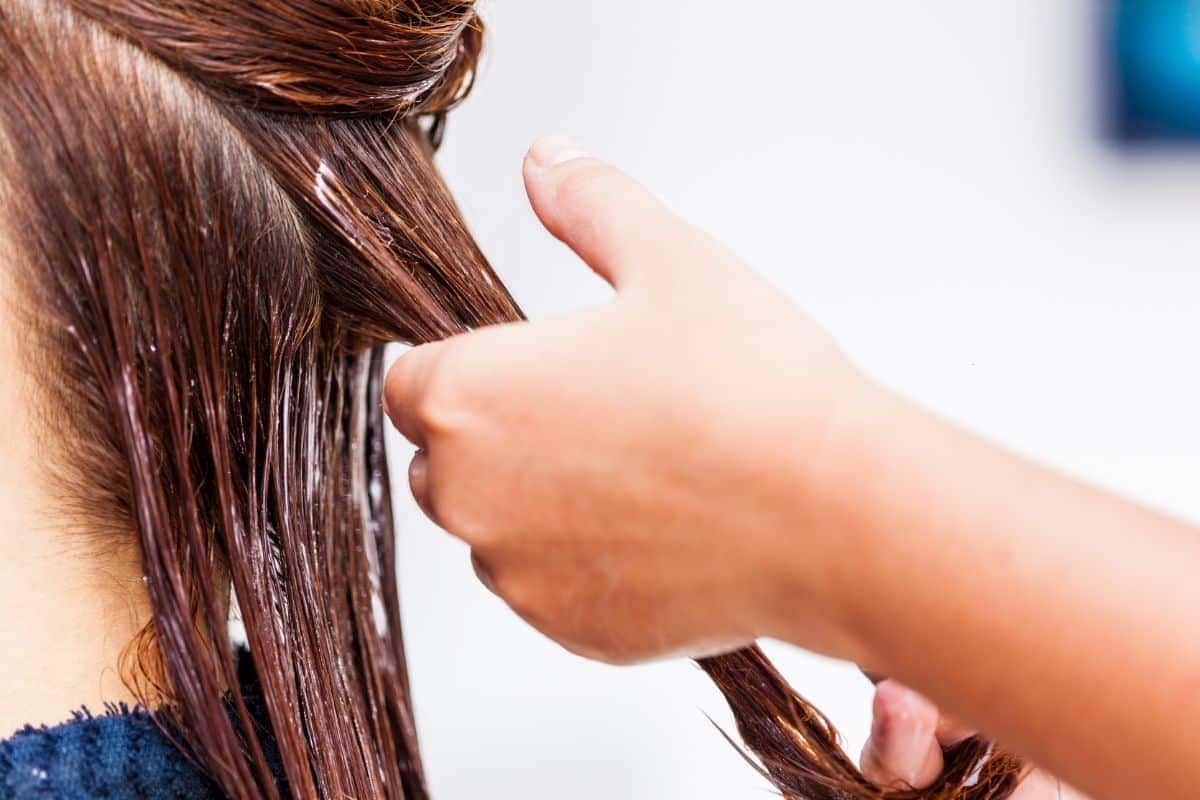 Hidratação profunda para cabelos secos - O que realmente funciona: Técnicas e produtos comprovados para recuperar a saúde capilar