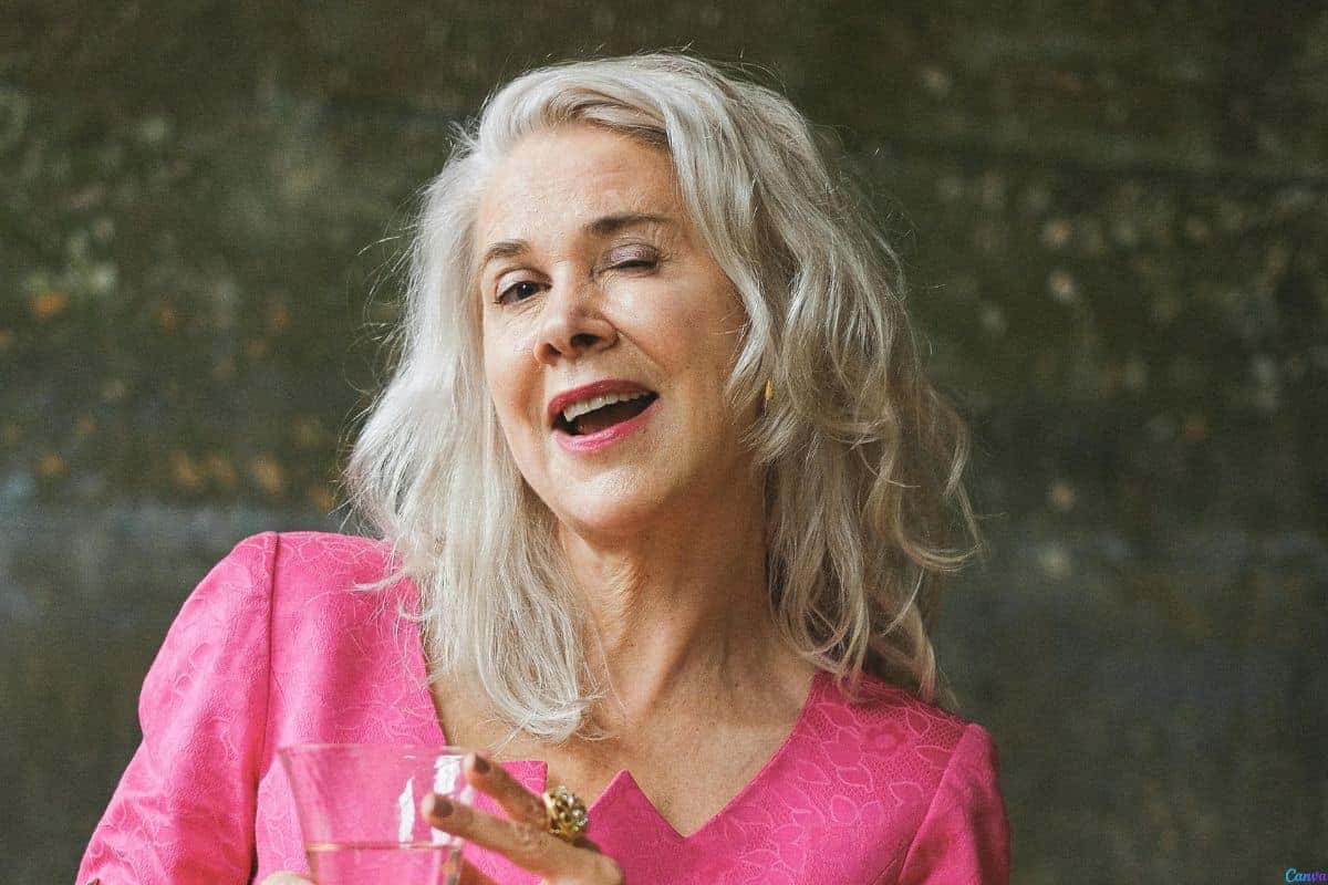 Os cortes de cabelo mais elegantes para mulheres 50+ em 2025: Tendências que valorizam a maturidade