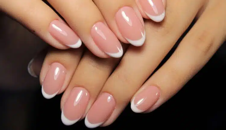Assim as unhas duraram mais, mesmo lavando louça