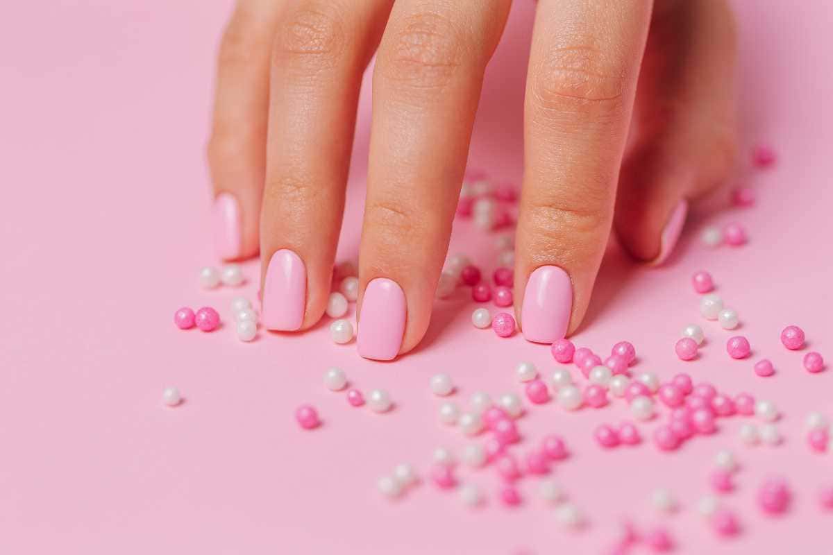 Como cuidar das mãos e unhas em casa com ingredientes simples