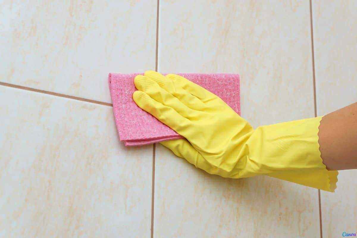 Como limpar azulejos da cozinha sem escova e sem esforço