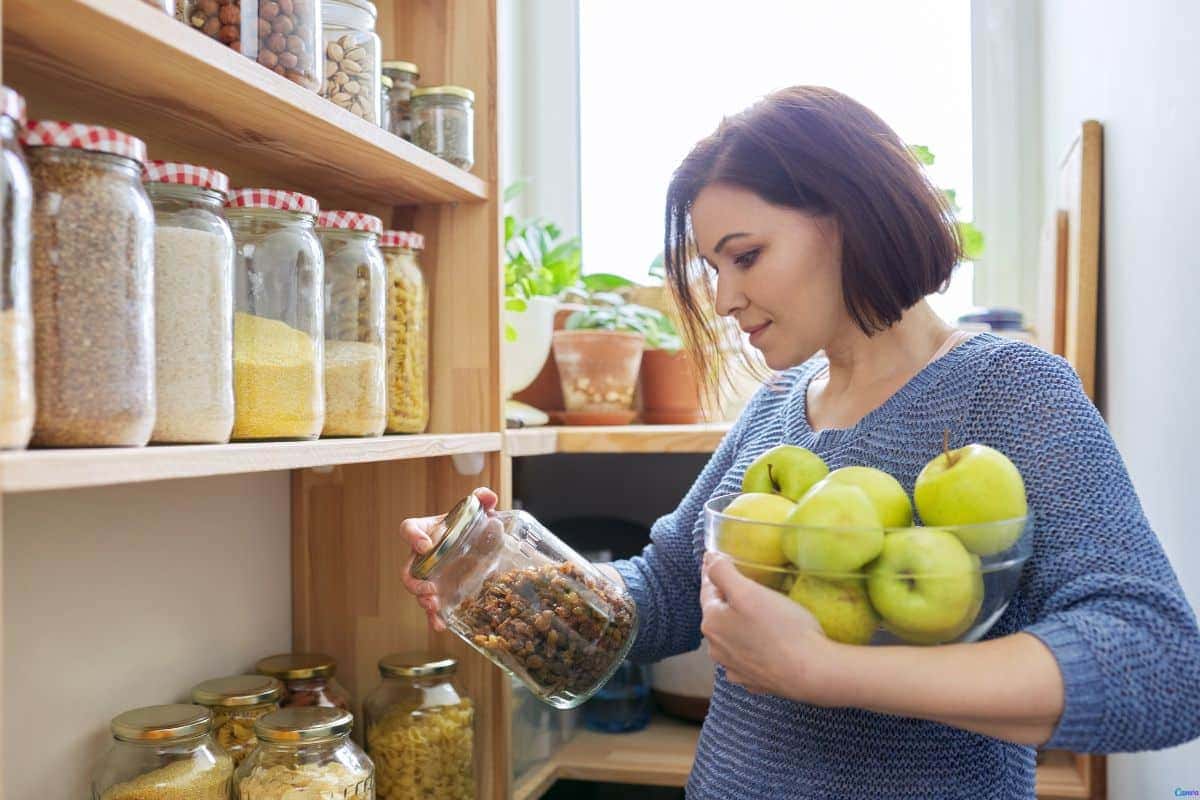 Como montar uma despensa organizada que evita desperdício