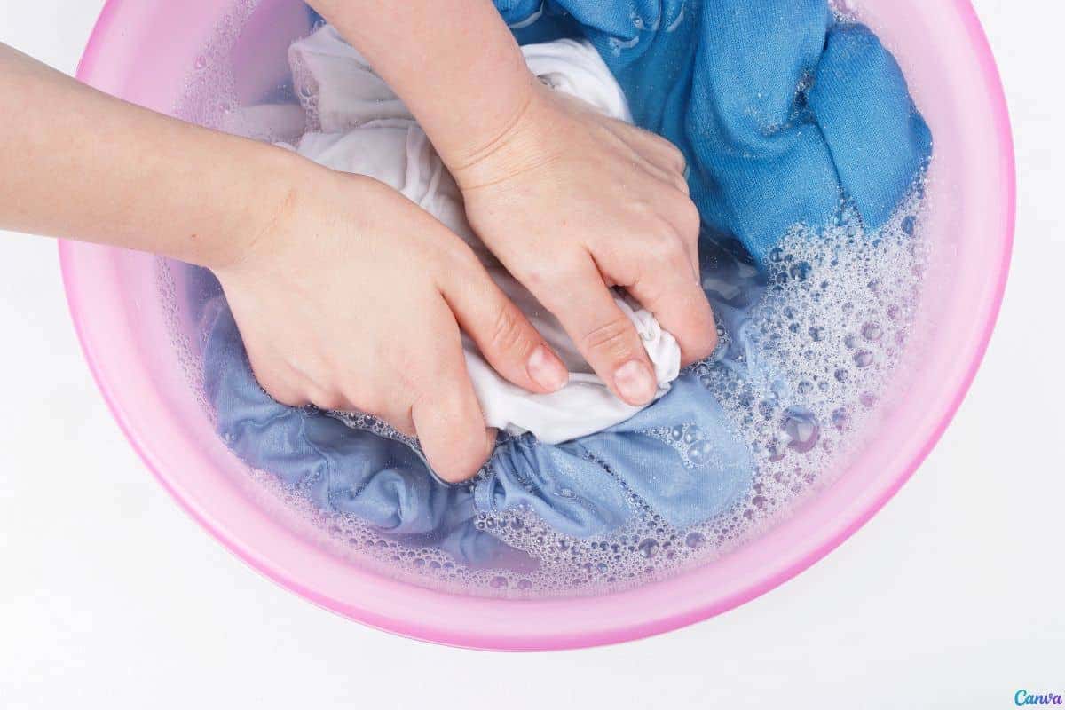 Como tirar mancha de caneta da roupa usando algo que você tem na cozinha