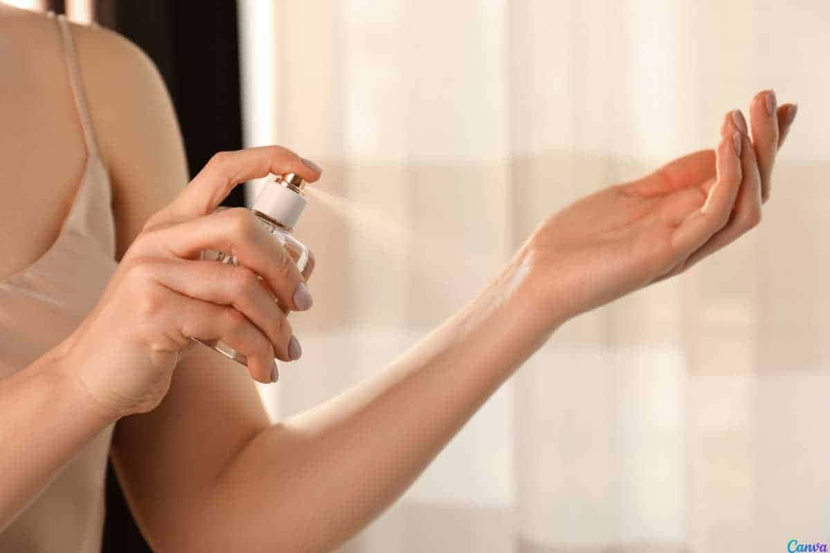 Comparações de Perfumes: Com Quais Fragrâncias o Kaiak Aventura Feminino se Parece?