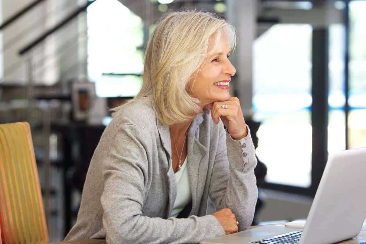 Corte de cabelo para senhoras de 60 anos: opções modernas, fáceis de cuidar e elegantes
