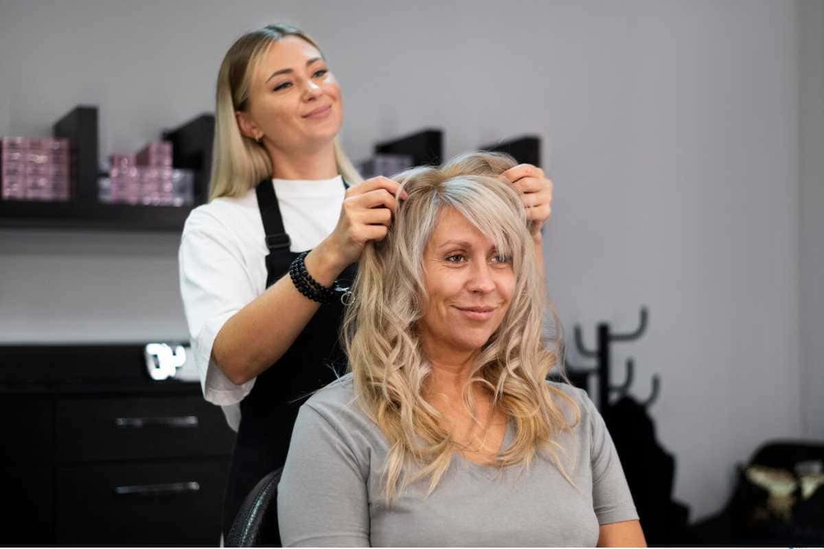 Cuidado e Manutenção do Cabelo Grisalho sem Química