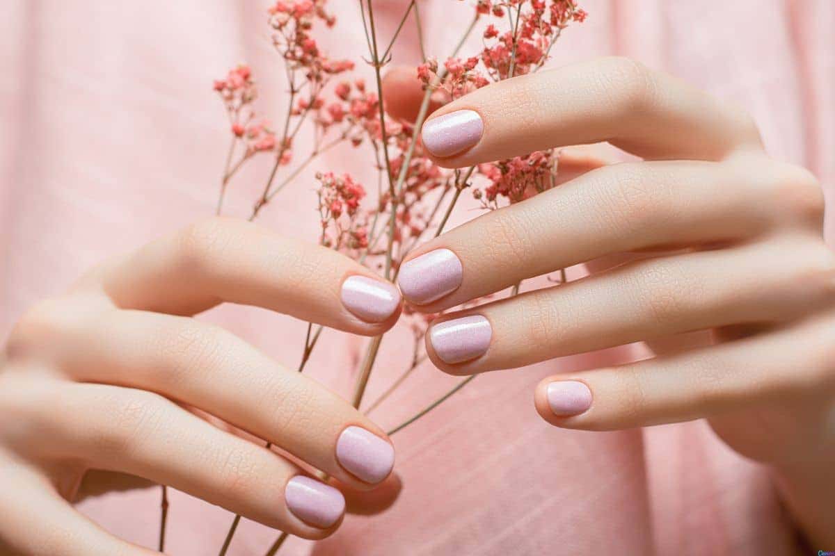 Decoração de unha com esmalte simples e criativa para você copiar hoje mesmo