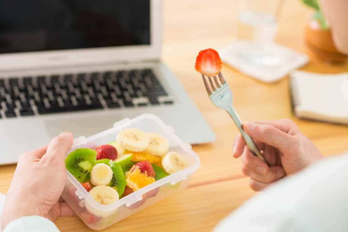 Integração das Frutas com Outros Alimentos Benéficos para a Imunidade e Digestão