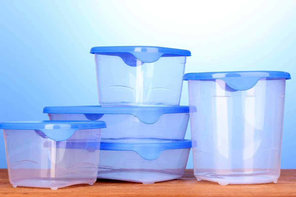 Como tirar manchas de pote de plástico sem precisar água sanitária