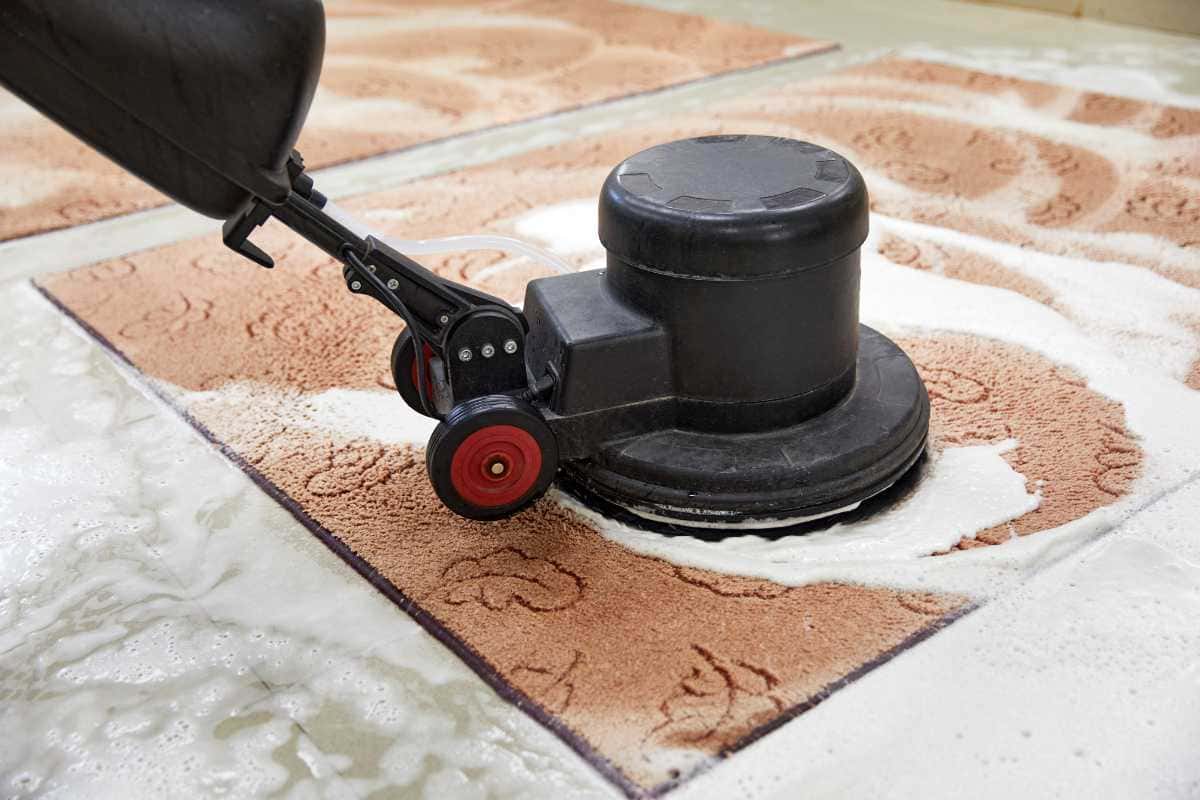 O jeito certo de lavar tapetes pequenos sem estragar e deixar o cheiro ruim: guia completo