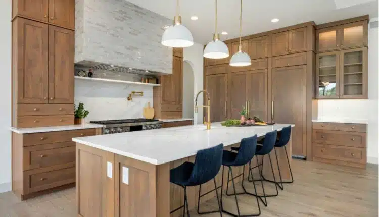 Como escolher a cor certa para deixar a cozinha mais iluminada e elegante