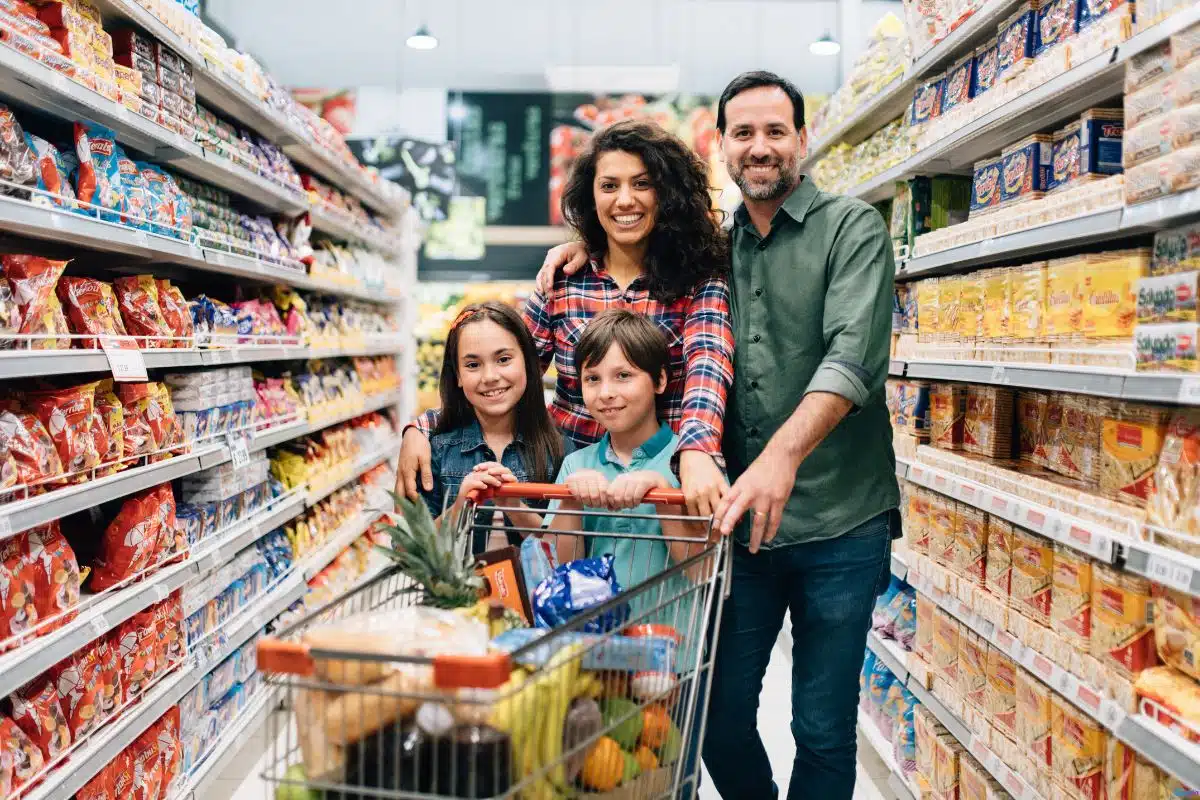 Dicas para economizar nas compras do supermercado sem abrir mão da qualidade