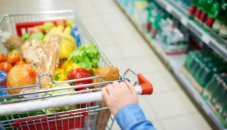Dicas para economizar nas compras do supermercado sem abrir mão da qualidade