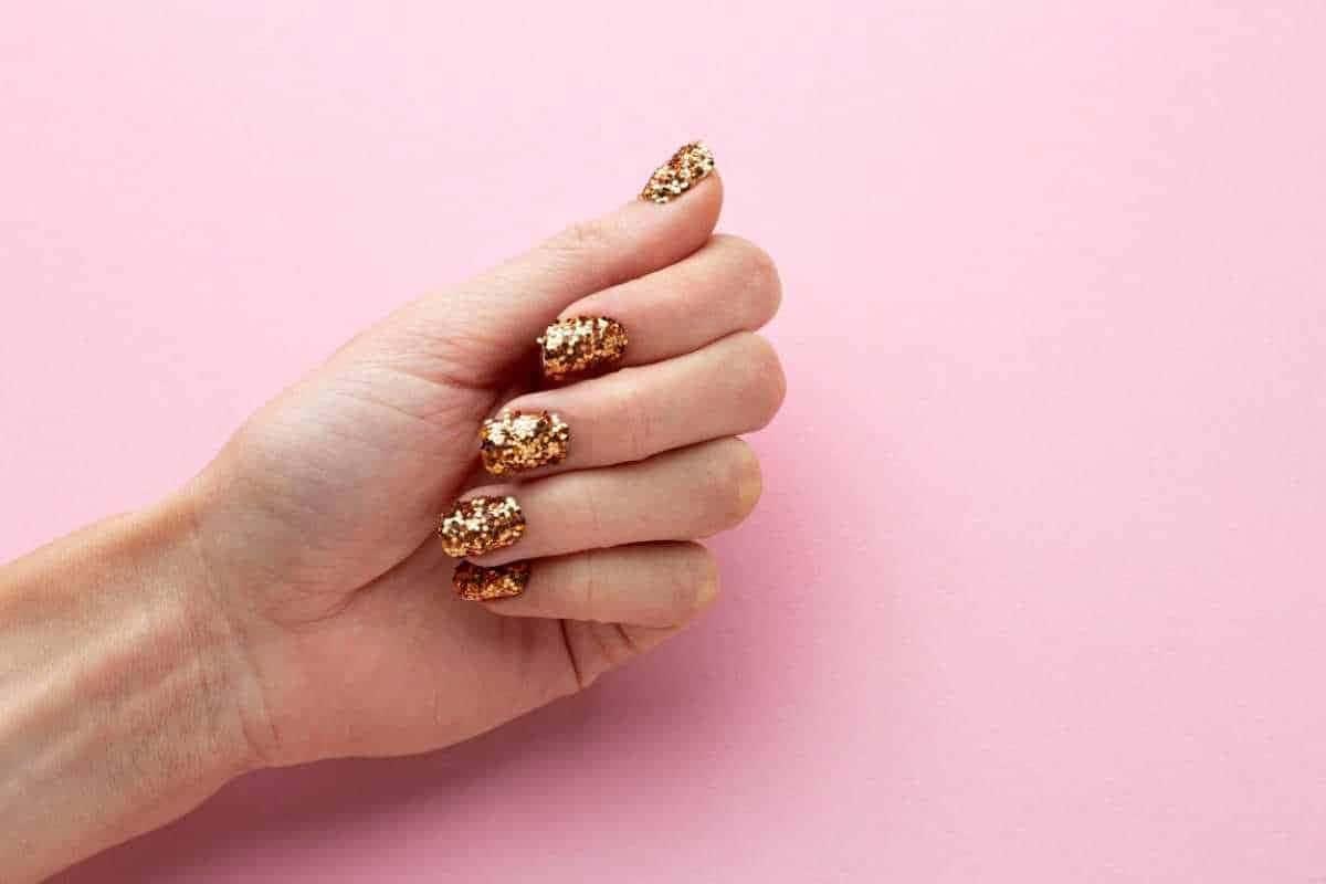Efeitos e Técnicas Bombando nas Unhas Decoradas de Carnaval 2025