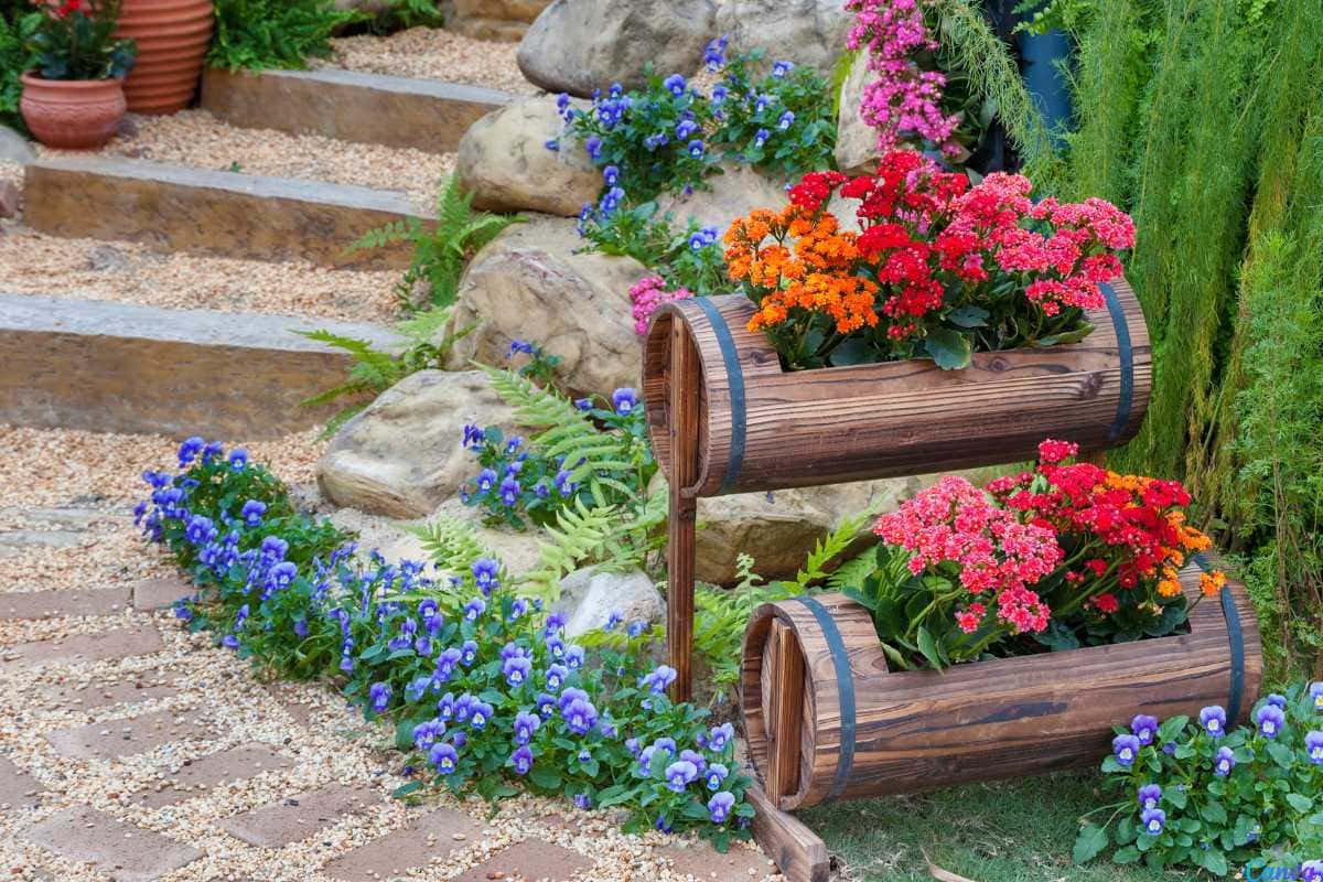 Ideias criativas de decoração e aproveitamento para jardins simples