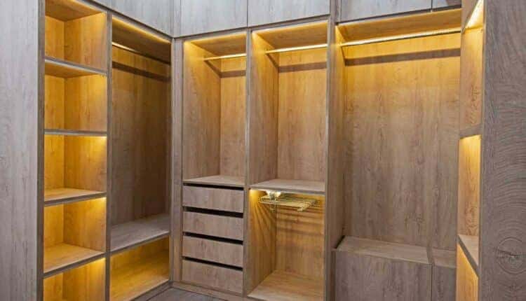 Ideias de closet pequeno e barato: como organizar com estilo sem gastar muito