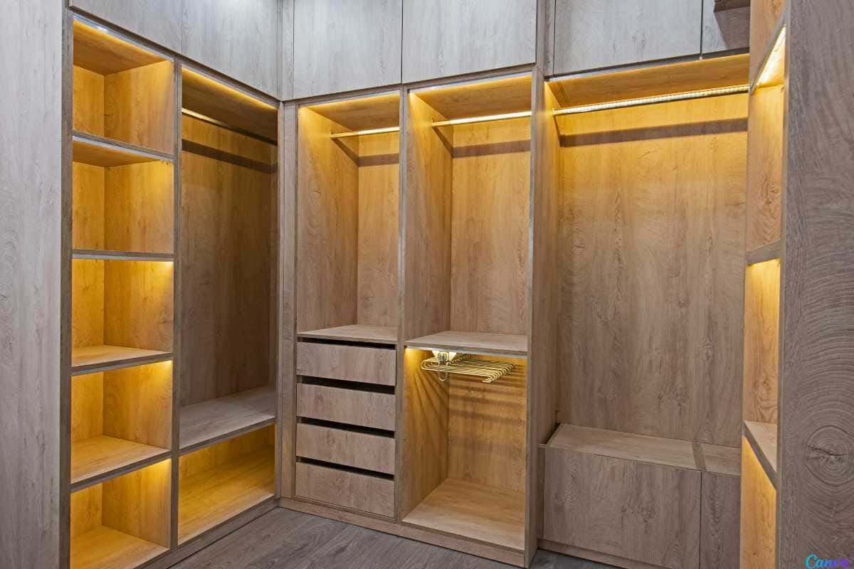Ideias de closet pequeno e barato: como organizar com estilo sem gastar muito