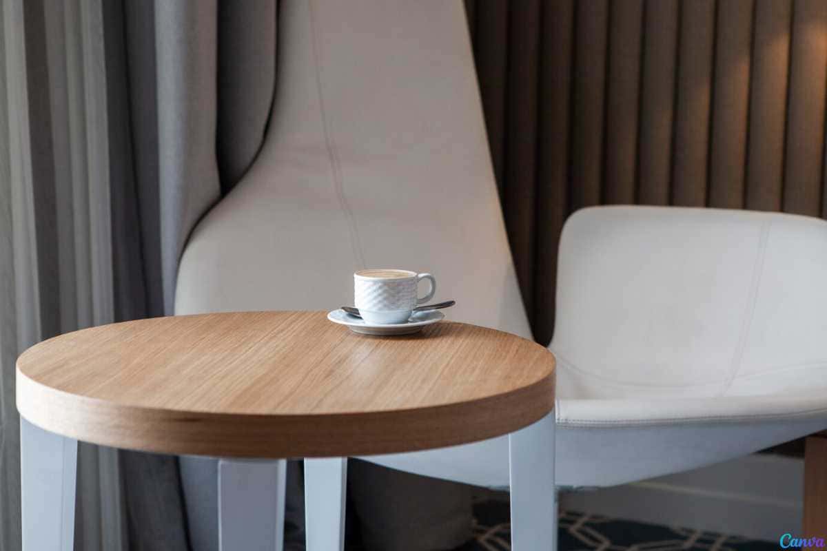 Mesinha de canto: modelos versáteis que deixam qualquer ambiente mais charmoso