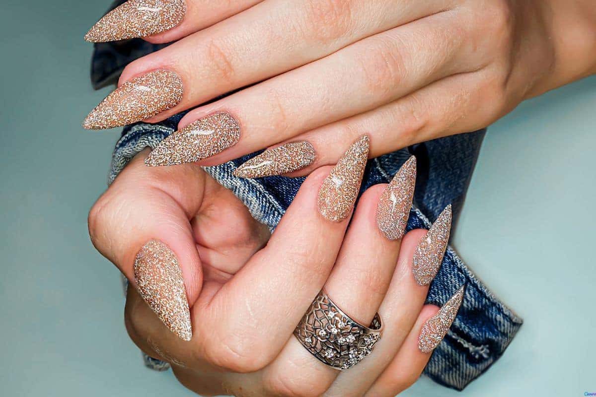 Modelos de unhas gel que estão fazendo sucesso em 2025