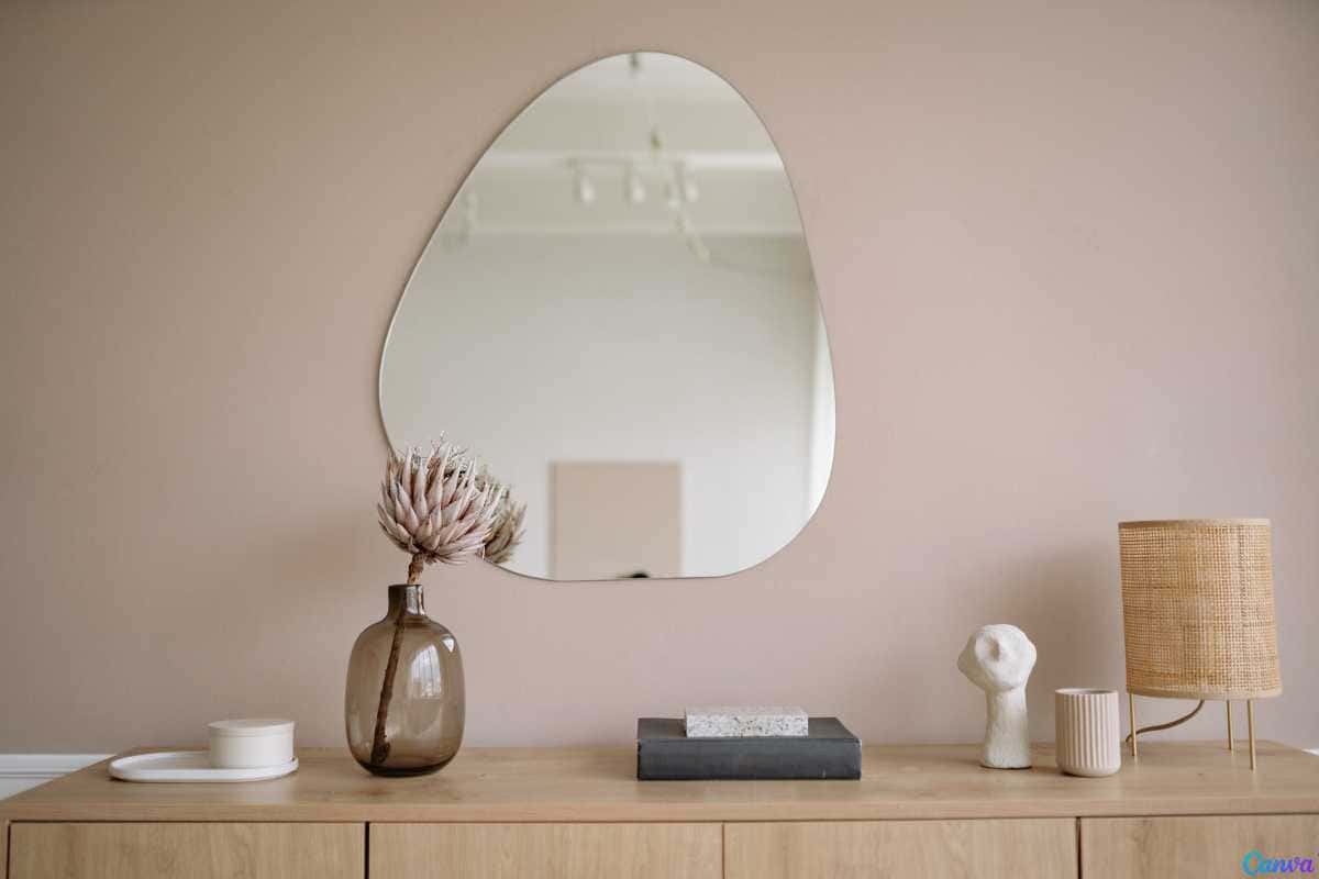 Decoração com espelhos: como ampliar visualmente salas pequenas