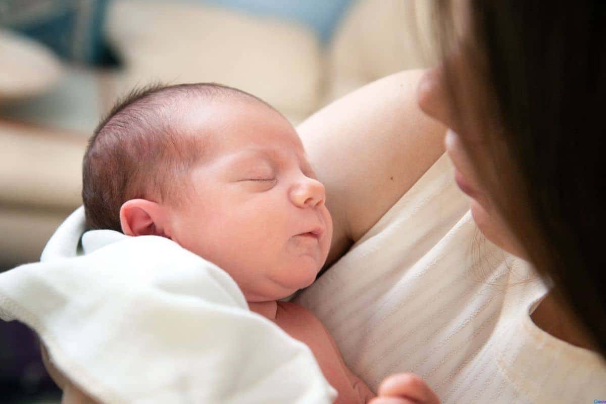 Por que algumas mulheres estão adotando bebês reborn e o que isso revela